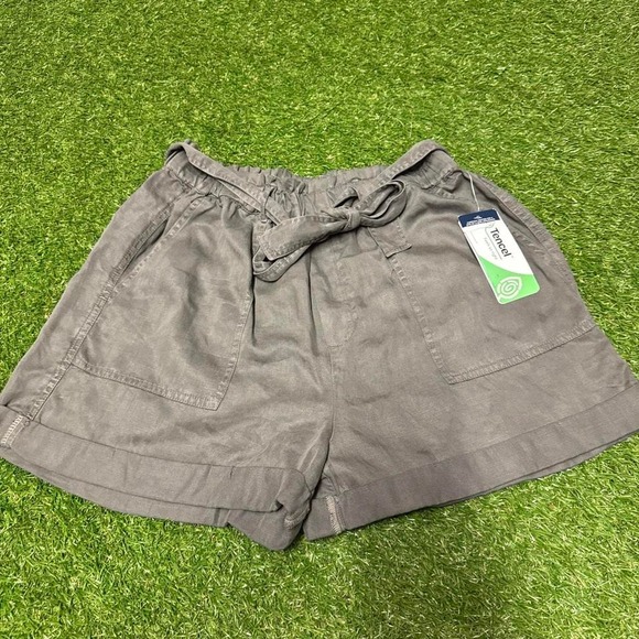 Lucky Brand Pants - Grey high-waisted lucky brand shorts with tie waist #highwaistedshorts sz